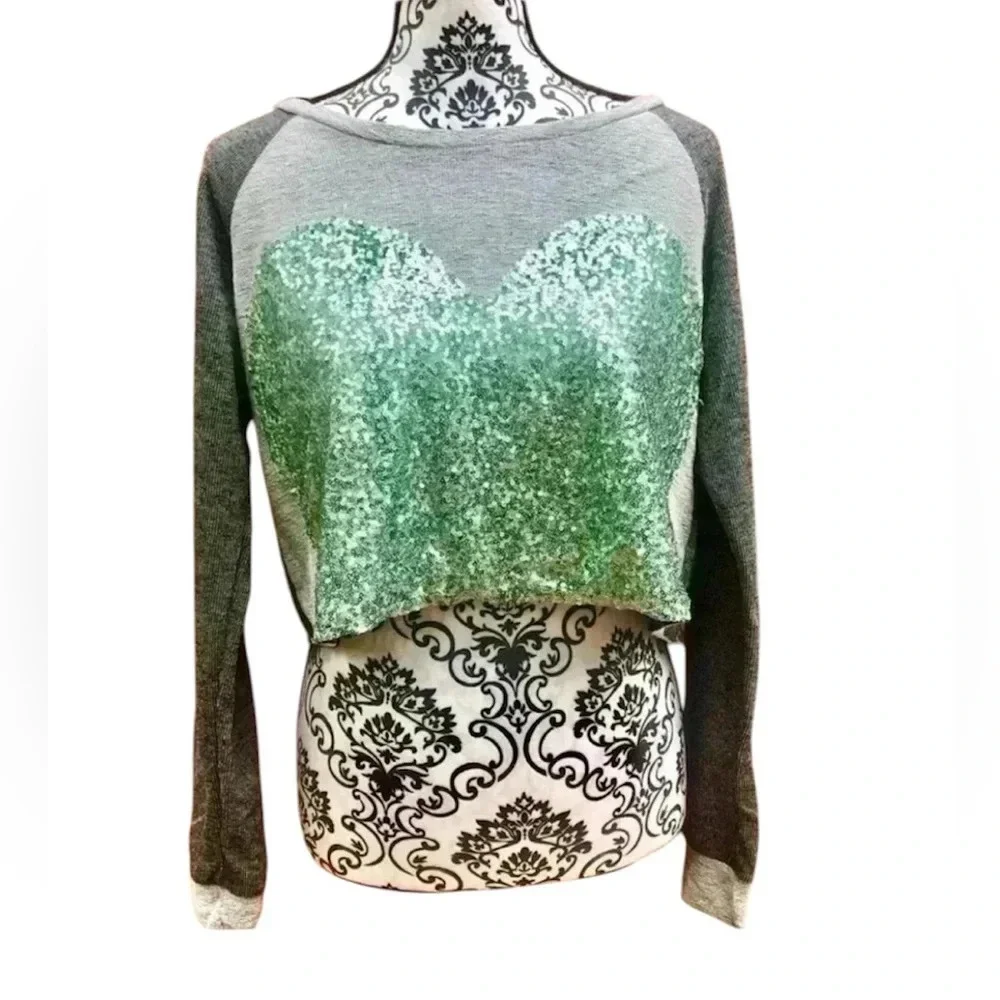 NWT THE CLAS-SIC Sequined Long Sleeved Cropped Crew Sweatshirt Top Size M - Picture 2 of 9